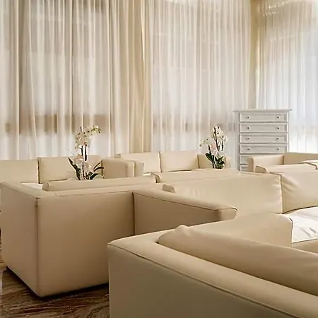 Universal Hotel