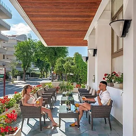 Hotel Universal 3*